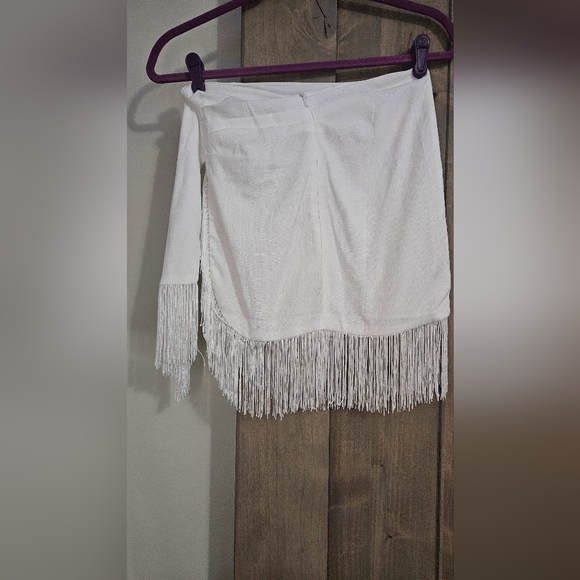 12th TRIBE Rosalina Fringe faux wrap white mini skirt. Size small NWOT - Picture 8 of 15